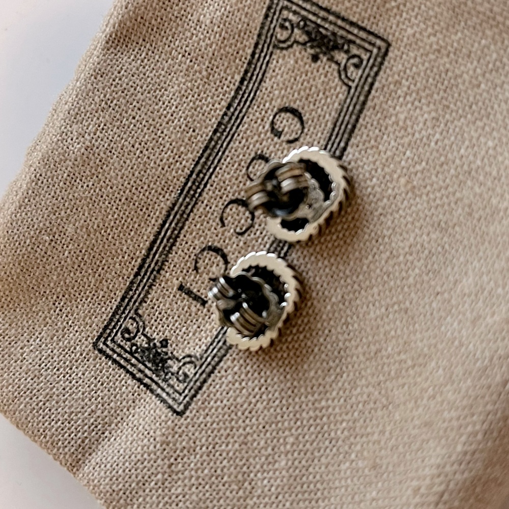 Authentic Gucci Marmont stud earrings. - Picture 11 of 11